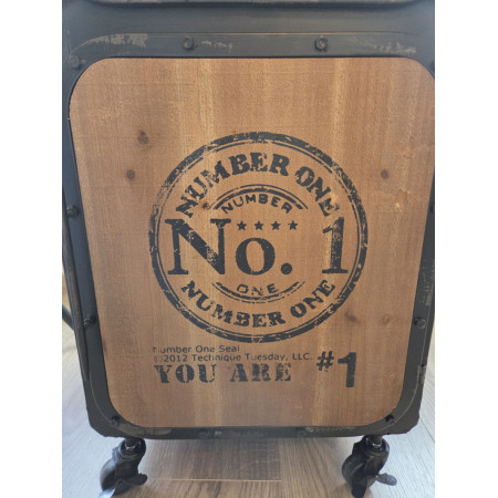 Table de chevet style indus en métal... Table de chevet style indus en métal...