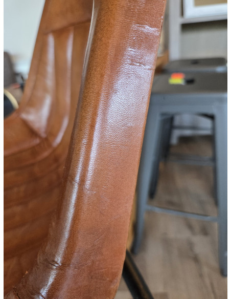 Tabouret de bar en cuir vintage avec pieds en métal