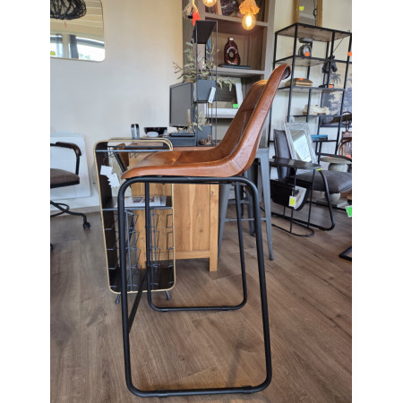 Tabouret de bar en cuir vintage avec... Tabouret de bar en cuir vintage avec...