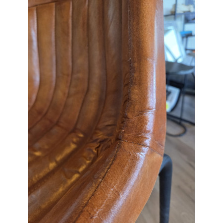 Tabouret de bar en cuir vintage avec... Tabouret de bar en cuir vintage avec...