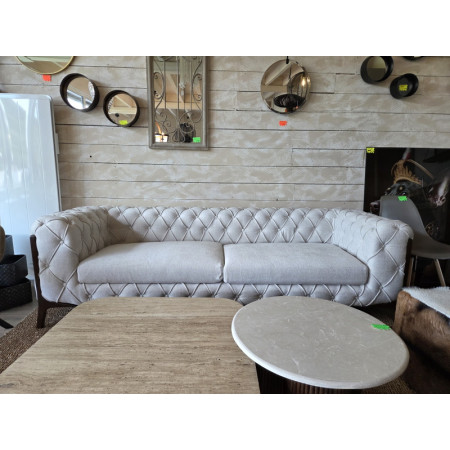 Canapé beige 3 places capitonné 235 cm Canapé beige 3 places capitonné 235 cm