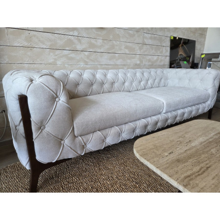 Canapé beige 3 places capitonné 235 cm Canapé beige 3 places capitonné 235 cm