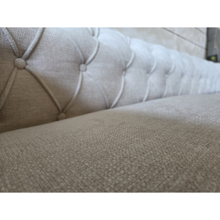 Canapé beige 3 places capitonné 235 cm Canapé beige 3 places capitonné 235 cm