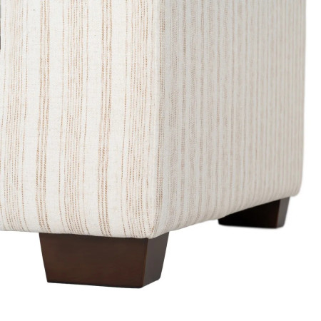 Canapé en tissu rayé avec coussins...