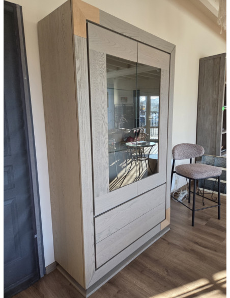 Vitrine Onyx deux portes et deux tiroirs en chêne massif