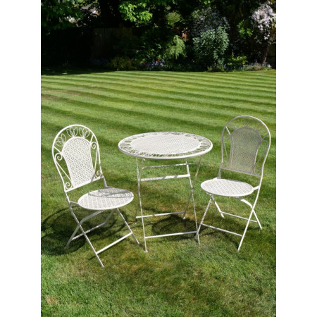 Set de jardin avec deux chaises...