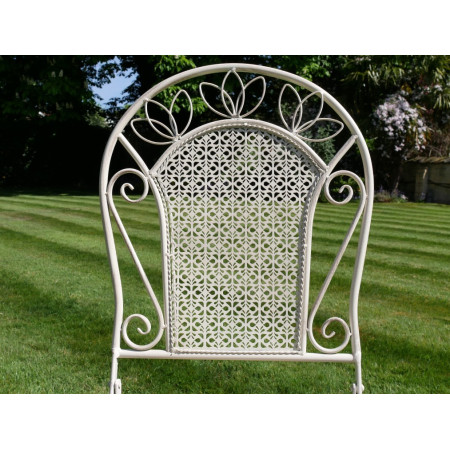 Set de jardin avec deux chaises...