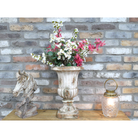 Photo d'ambiance avec lanterne et cheval Photo d'ambiance avec lanterne et cheval