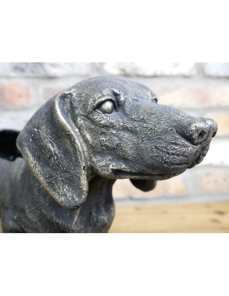 Chien Teckel Décoratif – Jardinière Design en MGO (51 cm)