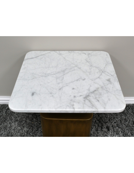 Table d’appoint design plateau marbre et base métal doré – Élégance contemporaine