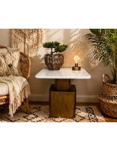 Table d’appoint design...