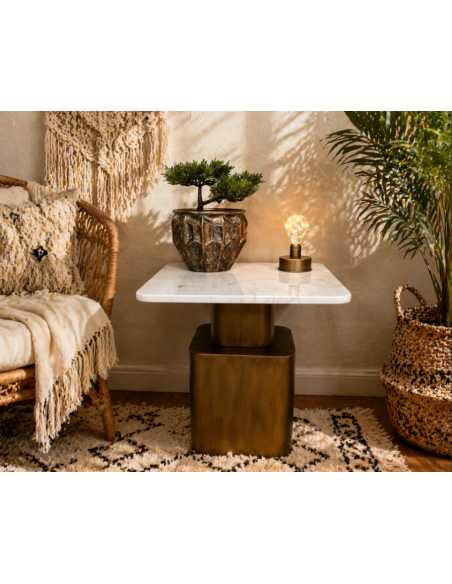 Table d’appoint design plateau marbre et base métal doré – Élégance contemporaine