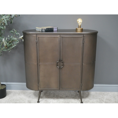 Buffet industriel en métal nervuré –... Buffet industriel en métal nervuré –...