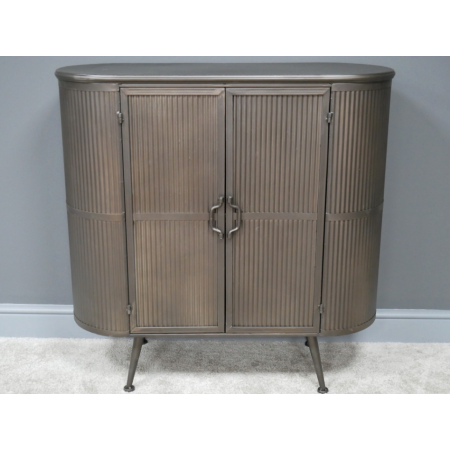 Buffet industriel en métal nervuré –... Buffet industriel en métal nervuré –...