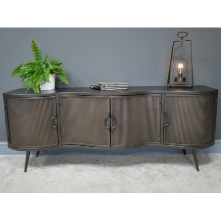 Meuble TV industriel en métal nervuré...