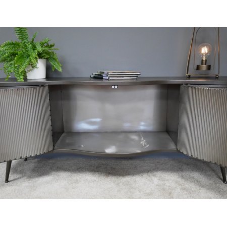 Meuble TV industriel en métal nervuré...