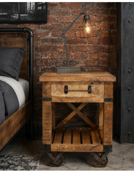 Table de chevet style Indus en bois massif sur roues