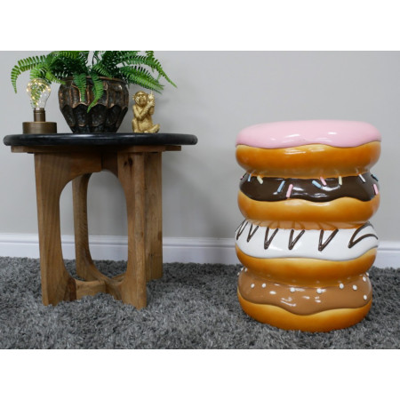 Table d’appoint Donut géant en résine... Table d’appoint Donut géant en résine...