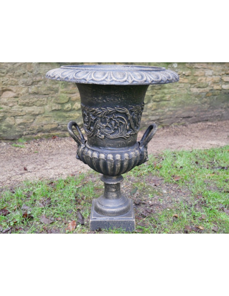 Grand Vase Médicis en Fonte Finition Bronze Vieilli – Décoration de Jardin Élégante
