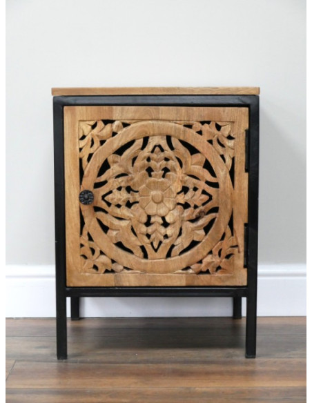 Table de Chevet en Bois de Manguier Sculpté – Esprit Bohème Chic DESCRIPTION COURTE