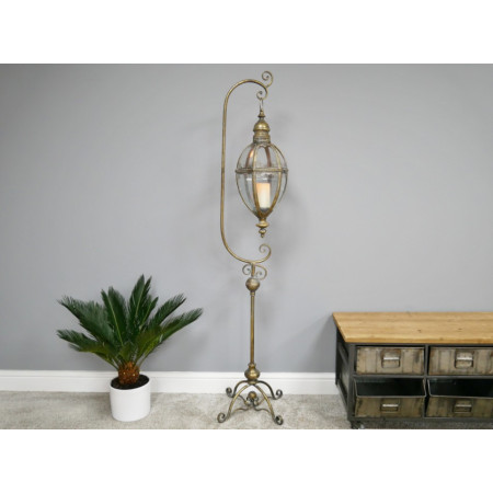 Lanterne Suspendue sur Pied – Effet...