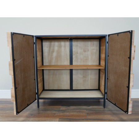 ARMOIRE RELIEF EN BOIS DE SAPIN ARMOIRE RELIEF EN BOIS DE SAPIN