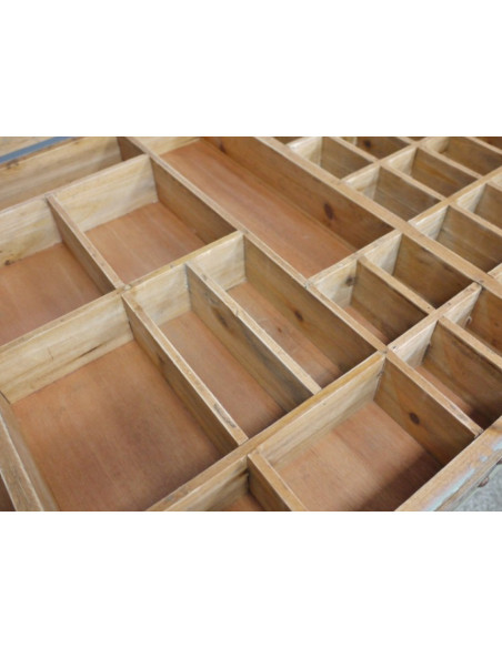 TABLE BASSE VITRINE À COMPARTIMENTS SUR ROULETTES