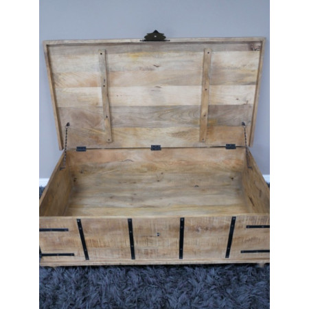 Grand Coffre Table Basse en Bois de...