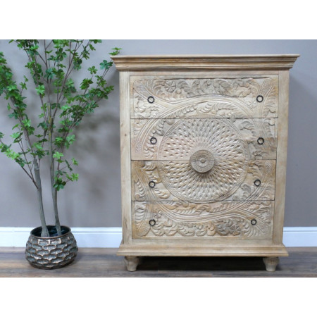 Commode Sculptée en Bois de Manguier