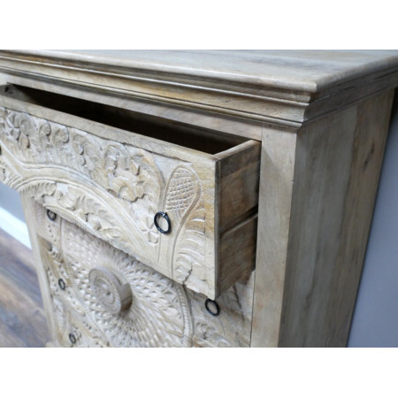 Commode Sculptée en Bois de Manguier