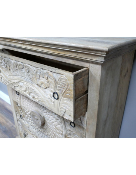 Commode Sculptée en Bois de Manguier