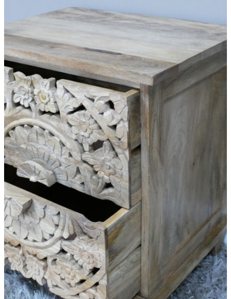 Table de Chevet Sculptée en Bois de Manguier