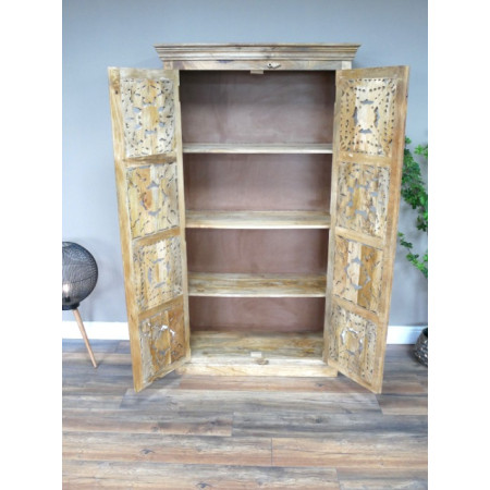 Armoire Sculptée Ajourée en Bois de...