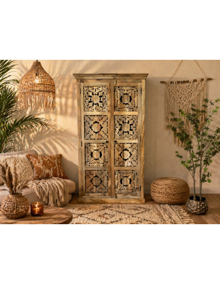 Armoire Sculptée Ajourée en Bois de Manguier