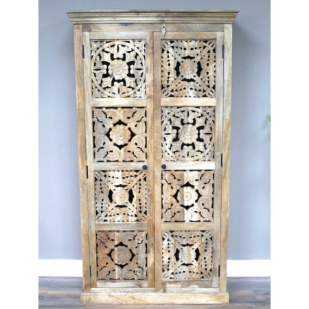 Armoire Sculptée Ajourée en Bois de...