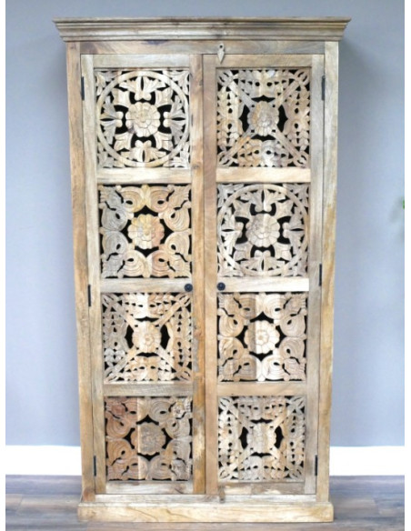Armoire Sculptée Ajourée en Bois de Manguier