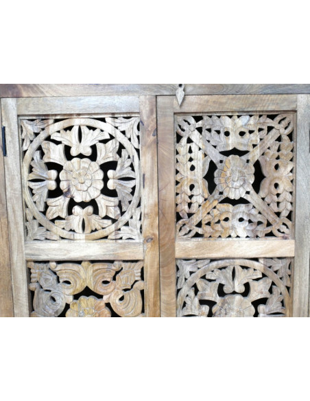 Armoire Sculptée Ajourée en Bois de Manguier