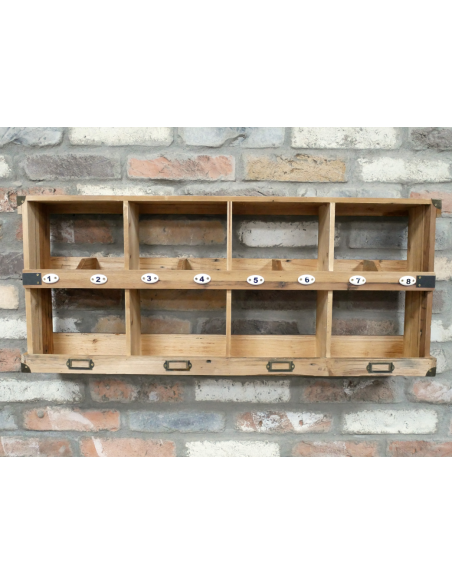 Casier mural en bois 8 compartiments numérotés – 87 cm