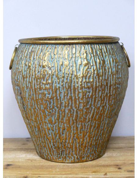Grand cache-pot en métal doré vieilli effet vert-de-gris – 37 cm
