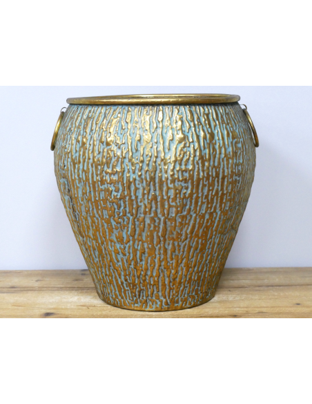 Grand cache-pot en métal doré vieilli effet vert-de-gris – 37 cm