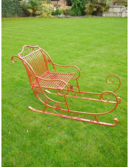 Traîneau géant du Père Noël en métal rouge et doré – 160 cm