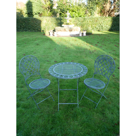 Ensemble table et 2 chaises de jardin...