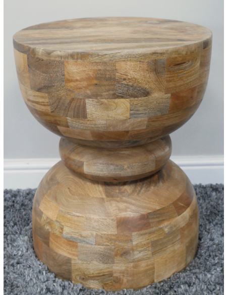 Table d'appoint en manguier au pied sculptural – 51 cm