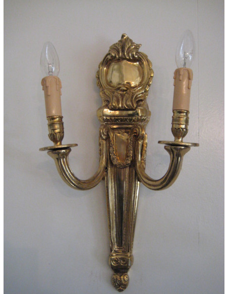 Applique en bronze électrifiée