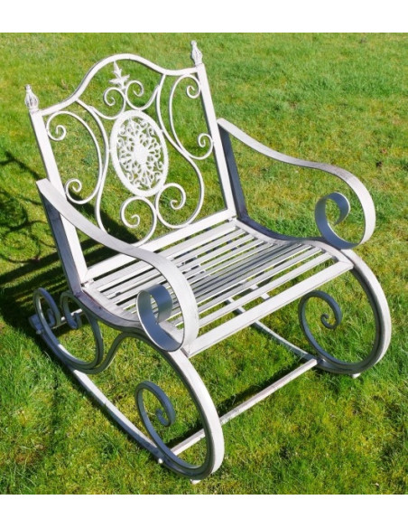 Rocking chair de jardin en métal patiné gris vieilli