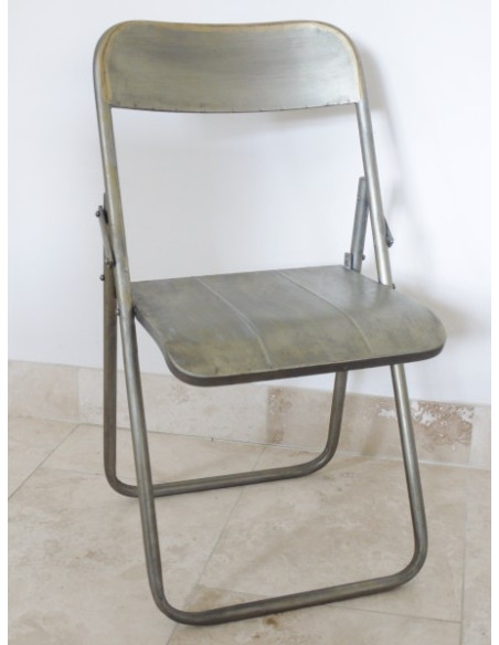 Chaise pliante en métal brossé de style Indus