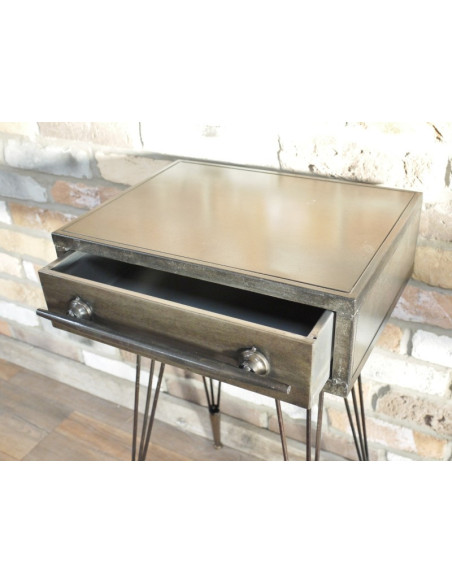 Table de chevet industrielle en métal brossé