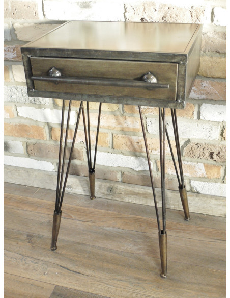 Table de chevet industrielle en métal brossé