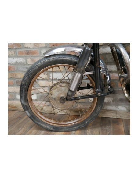 Meuble moto bar sur roulettes